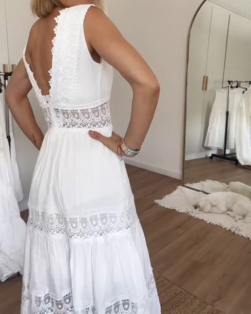 Kim | Abito in Pizzo con Scollatura a V (Quasi esaurito)